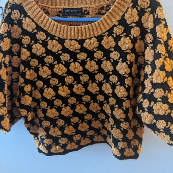 Urban outfitters oversized crop t shirt sweater - Picture 2 of 3